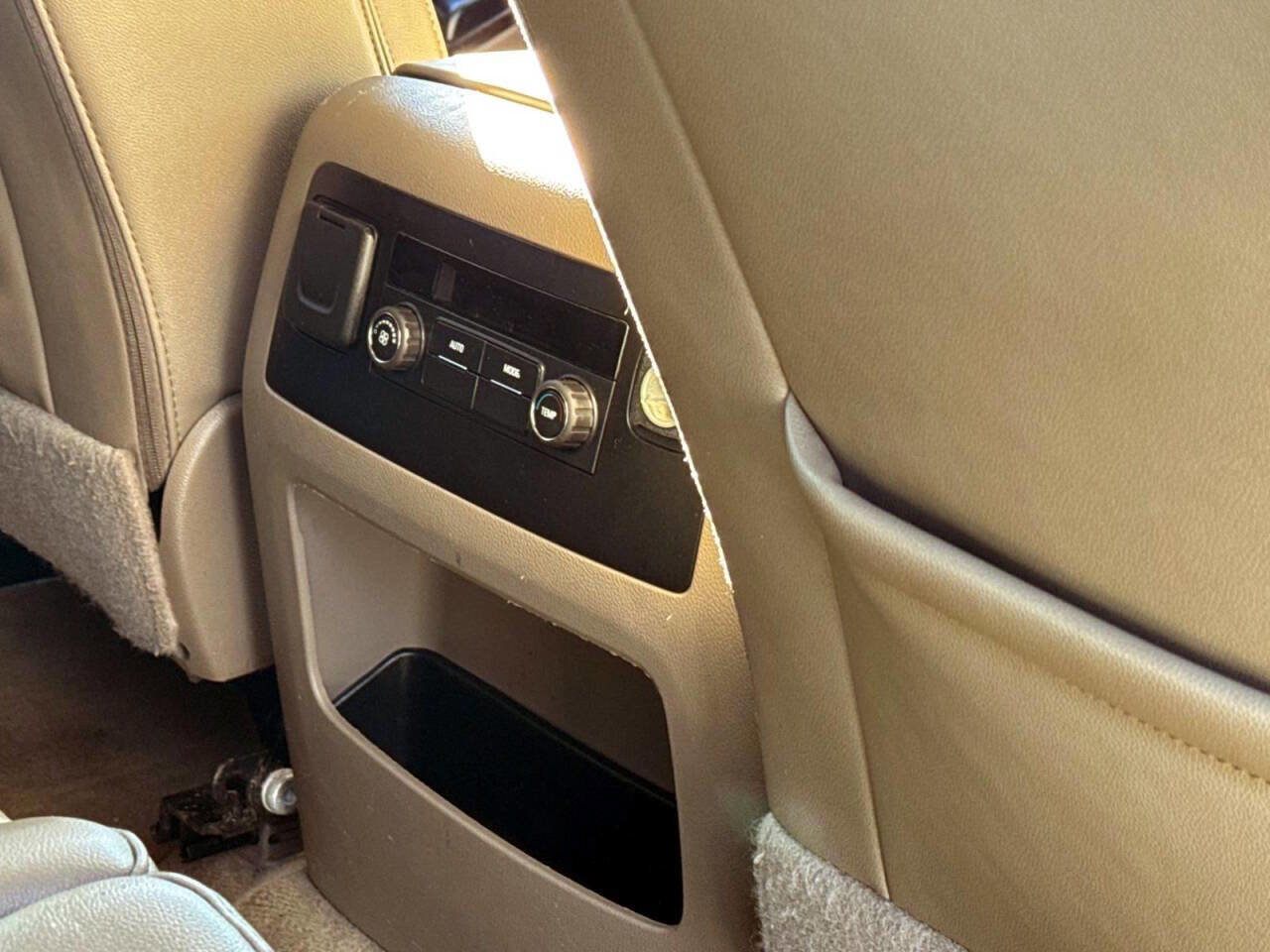 Used 2018 Chevrolet Tahoe LT image 11