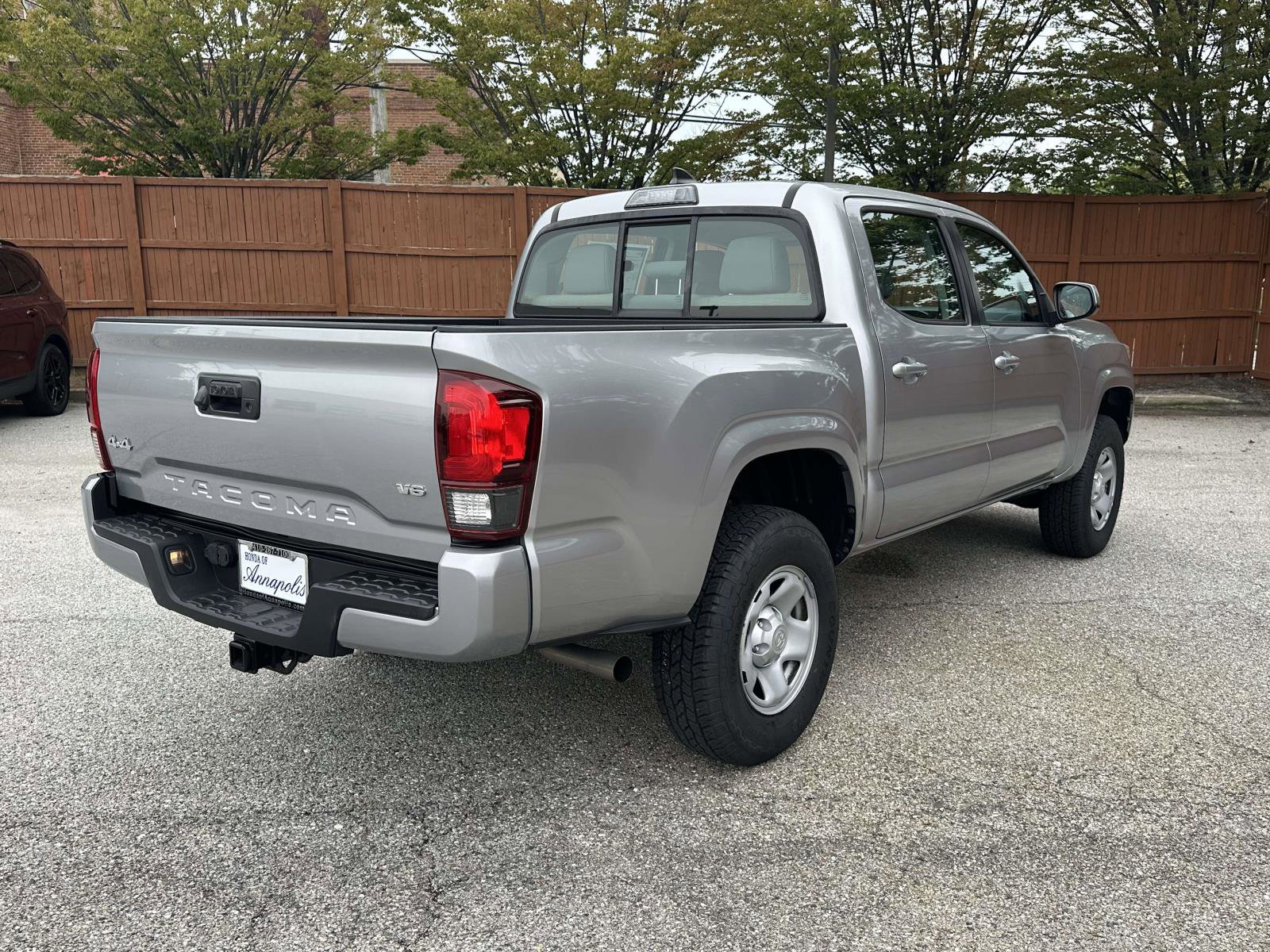 Used 2018 Toyota Tacoma SR image 25