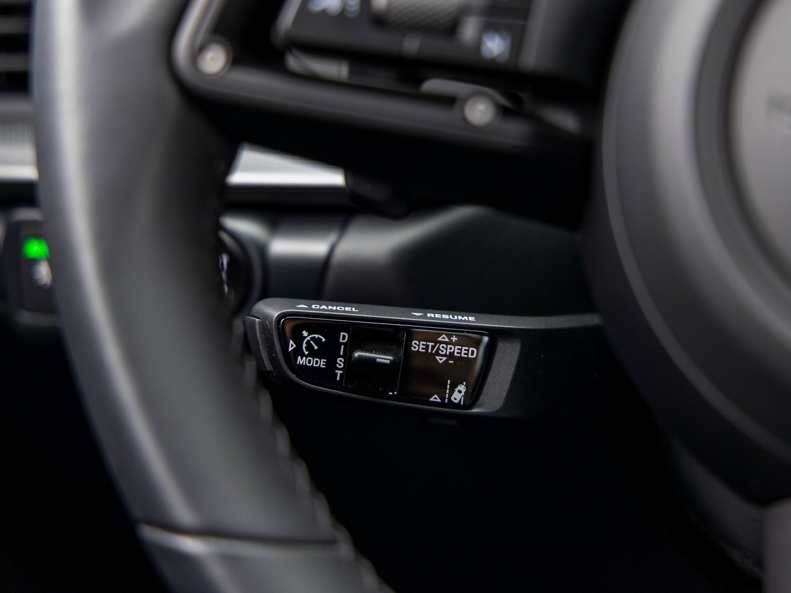 Certified 2025 Porsche 911 Carrera image 32