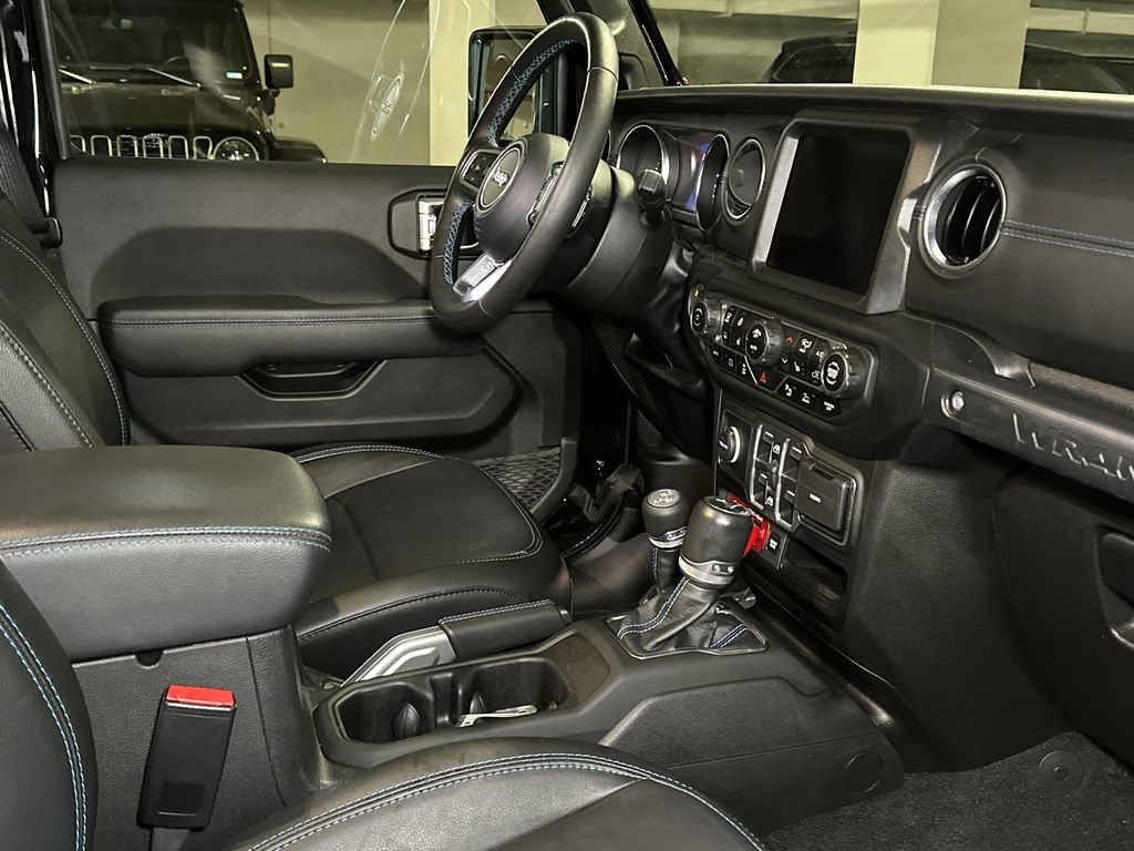 Used 2022 Jeep Wrangler Unlimited Rubicon 4xe w/ Cold Weather Group AWD/4WD image 11