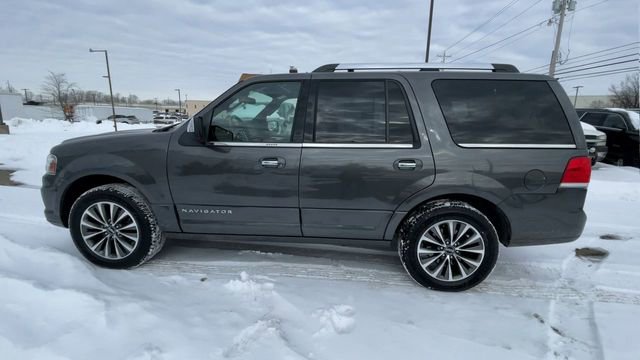 Used 2017 Lincoln Navigator Select image 7