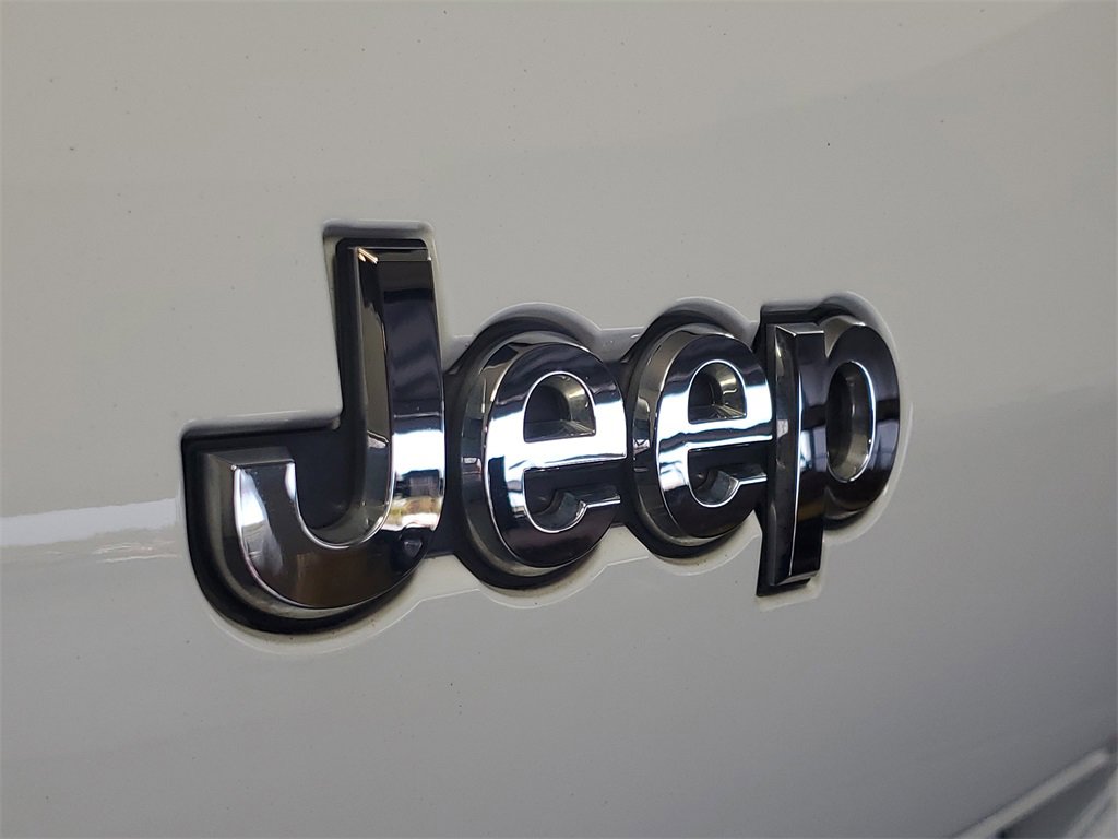 Used 2023 Jeep Grand Cherokee L Limited w/ Luxury Tech Group II image 8