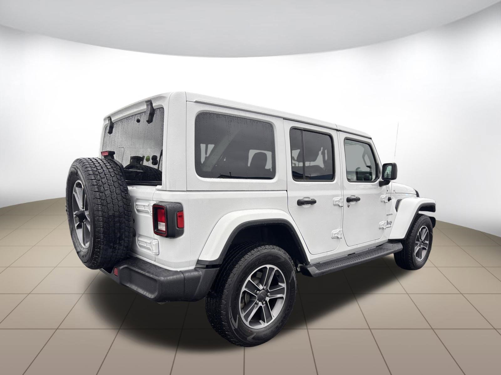 Used 2023 Jeep Wrangler Sahara w/ Cold Weather Group image 6