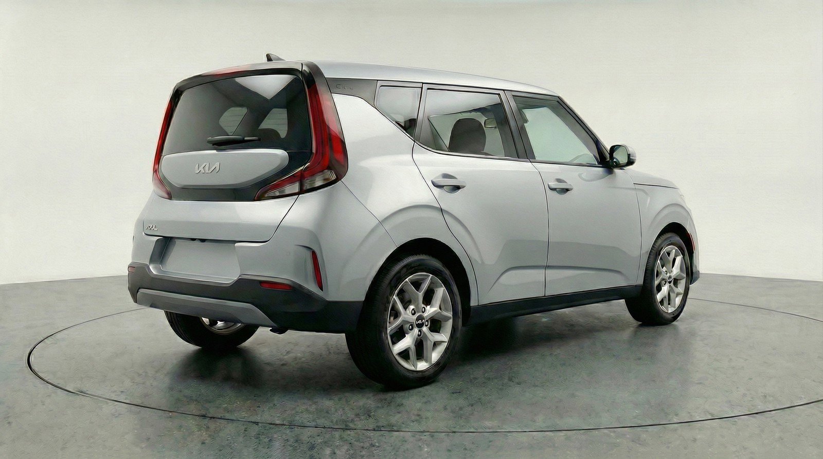 Used 2025 Kia Soul LX w/ LX Technology Package FWD image 9