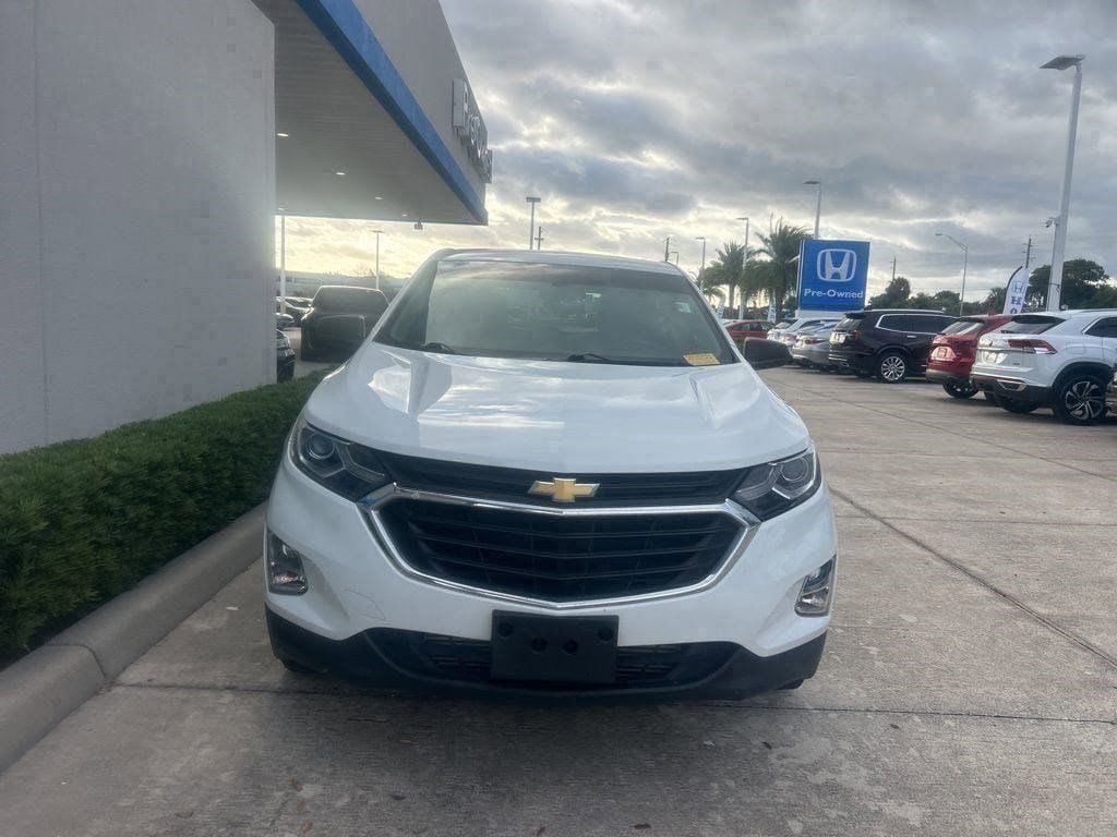 Used 2018 Chevrolet Equinox LS image 2
