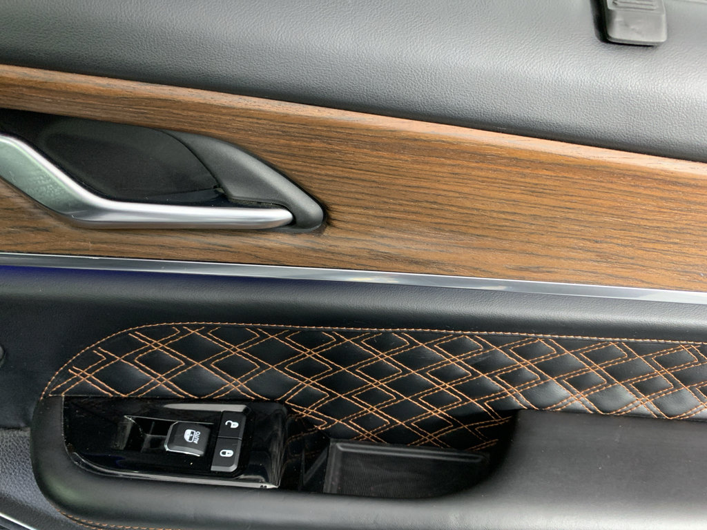 Used 2021 Jeep Grand Cherokee L Summit w/ Advanced Protech Group IV image 37