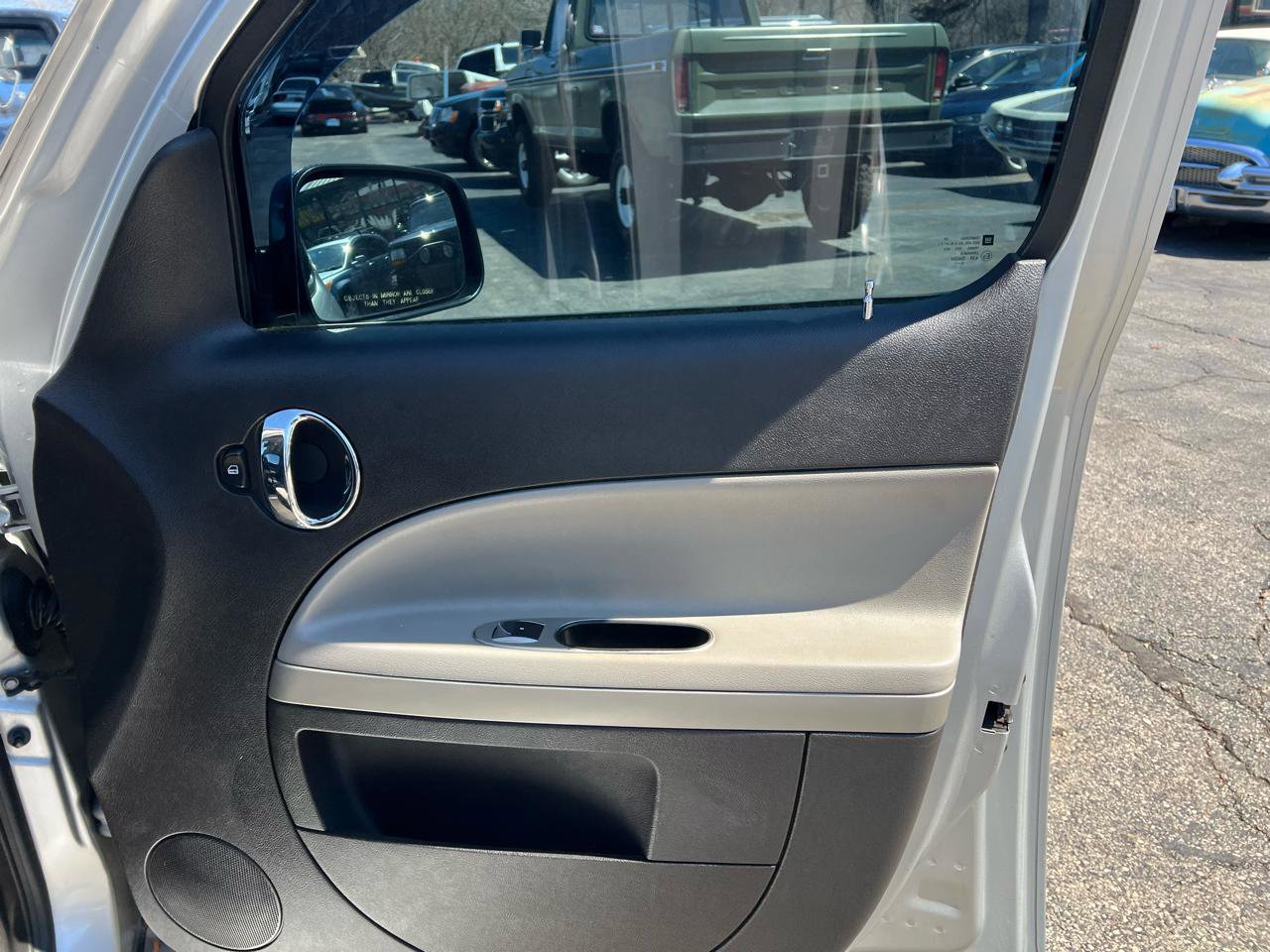 Used 2009 Chevrolet HHR SS image 19