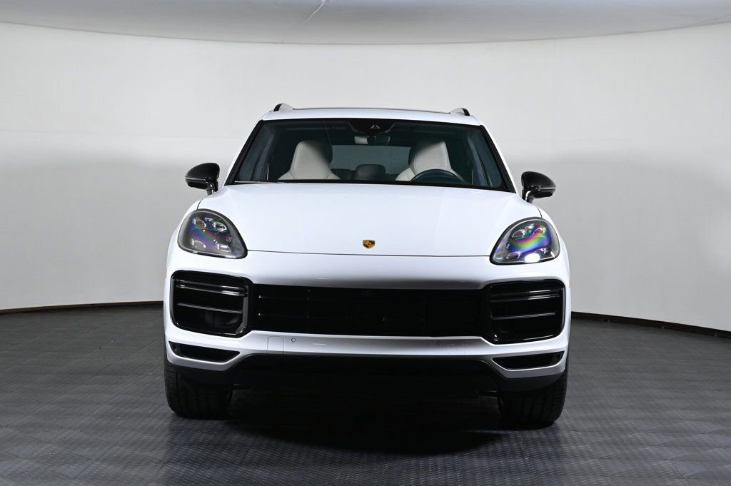 Used 2022 Porsche Cayenne Turbo image 10