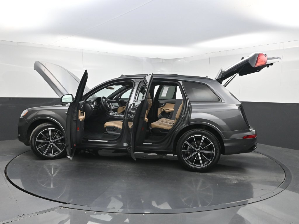 Used 2023 Audi Q7 3.0T Premium Plus AWD/4WD image 39