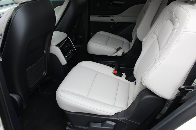 New 2026 Lincoln Aviator Reserve AWD/4WD image 13