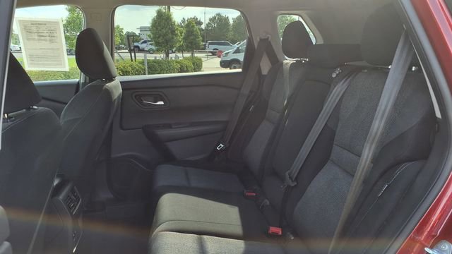 Used 2025 Nissan Rogue SV AWD/4WD image 19