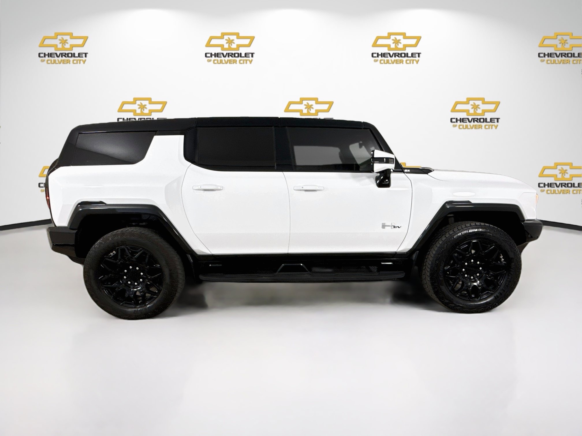 Used 2025 GMC Hummer EV 2X AWD/4WD image 9