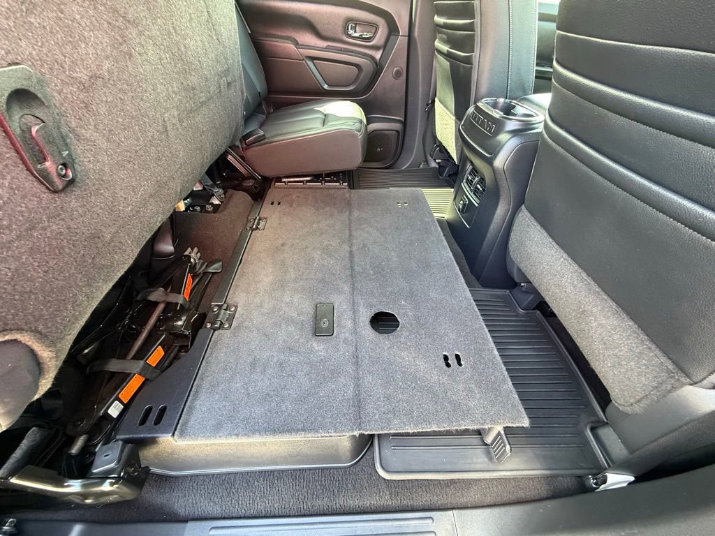 Used 2018 Nissan Titan SL w/ Midnight Edition AWD/4WD image 30