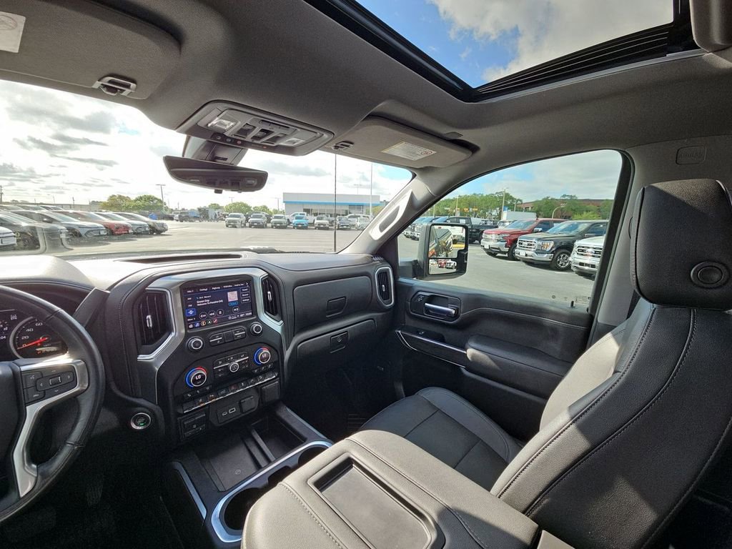 Used 2022 Chevrolet Silverado 3500 LTZ w/ LTZ Plus Package image 11