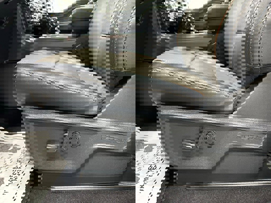 Used 2025 Ford F150 Lariat w/ Equipment Group 501A Mid image 13