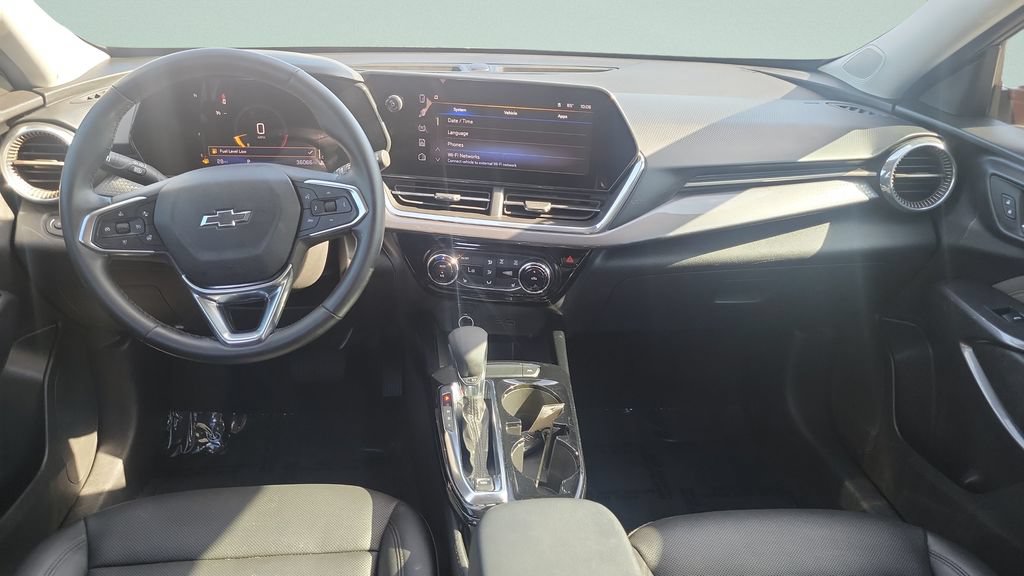 Used 2025 Chevrolet Trax ACTIV w/ Driver Confidence Package FWD image 11
