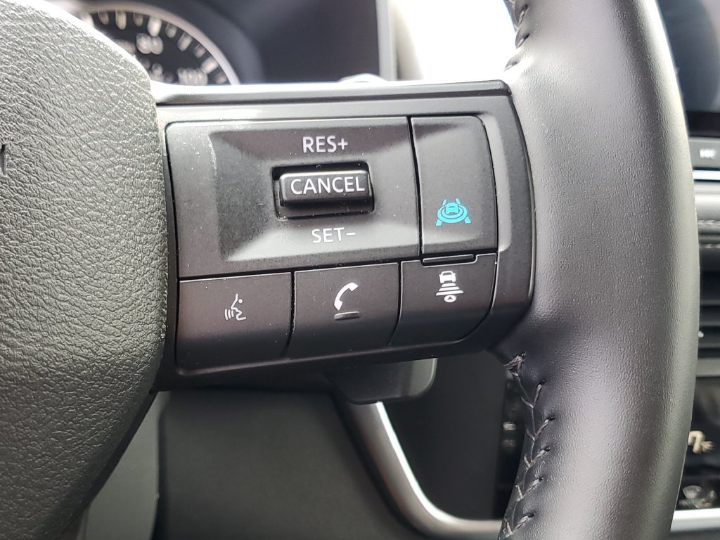 Certified 2025 Nissan Rogue SV FWD image 21