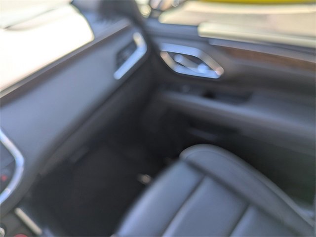 Used 2024 Chevrolet Suburban Premier image 16