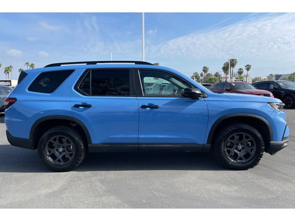 Certified 2025 Honda Pilot TrailSport image 7