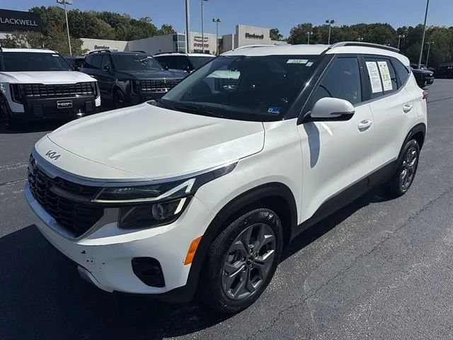Certified 2024 Kia Seltos S FWD image 3