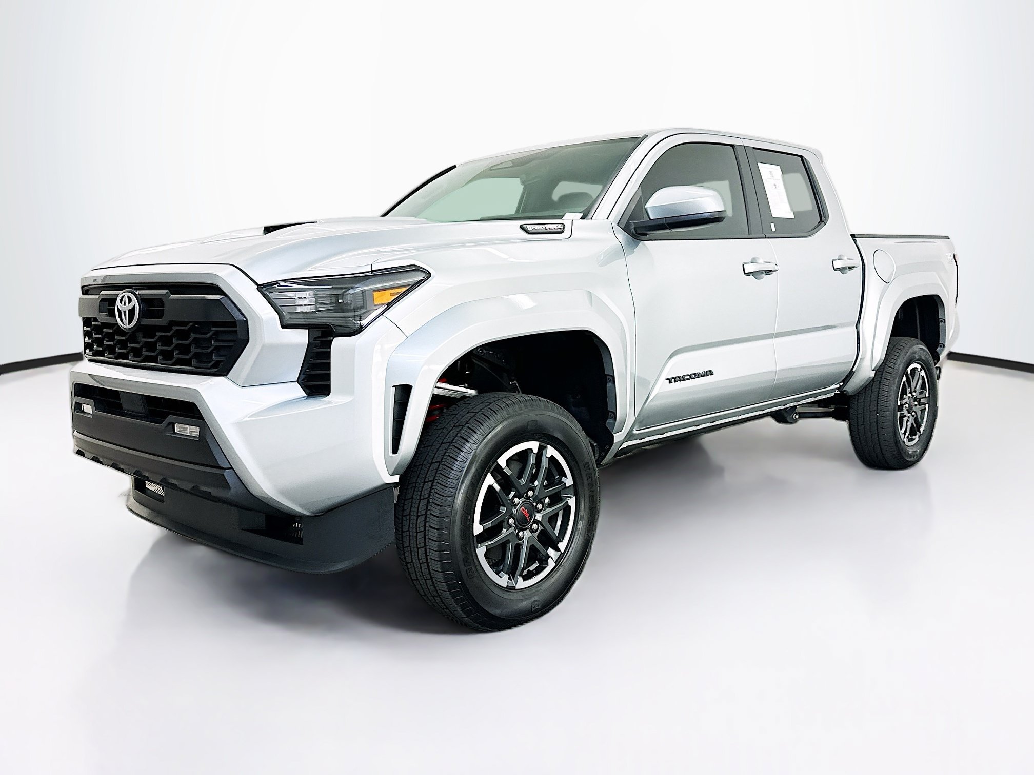 Used 2025 Toyota Tacoma TRD Sport AWD/4WD image 3