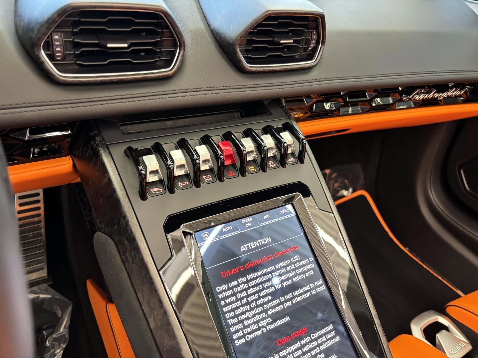 Used 2021 Lamborghini Huracan EVO RWD image 32