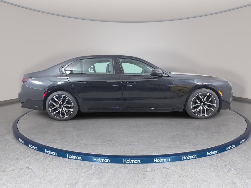 Used 2025 BMW 740i xDrive AWD/4WD image 5