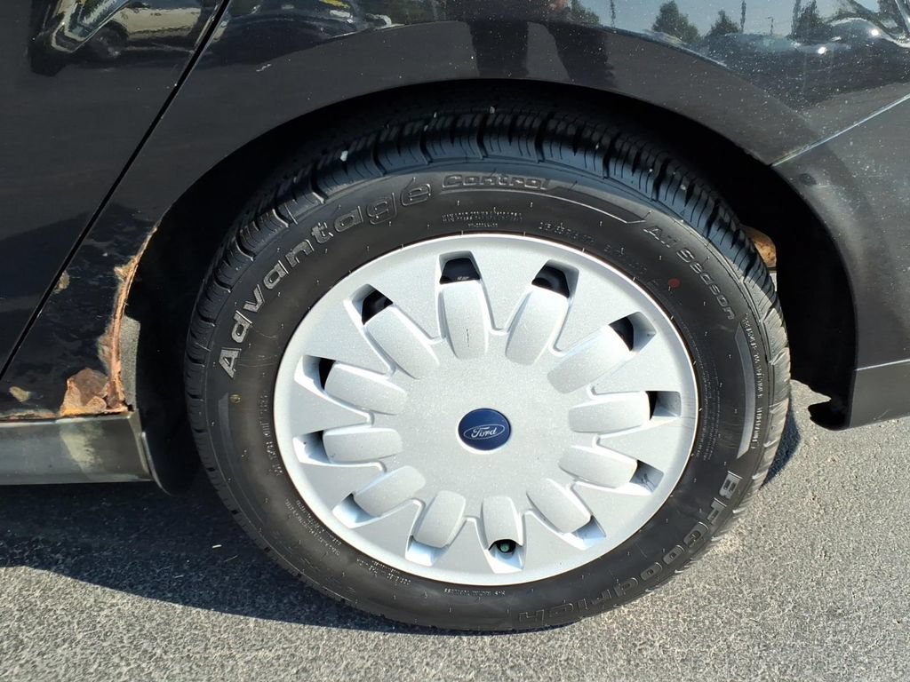 Used 2012 Ford Focus SE FWD image 7