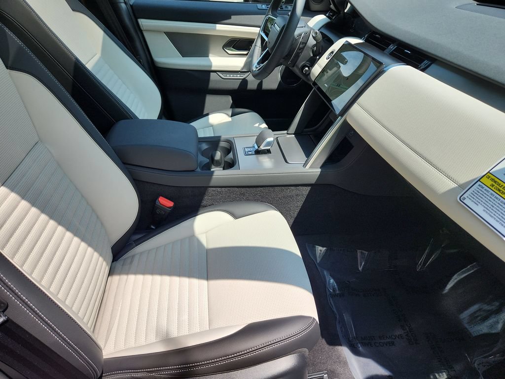 New 2026 Land Rover Discovery Sport Landmark AWD/4WD image 3