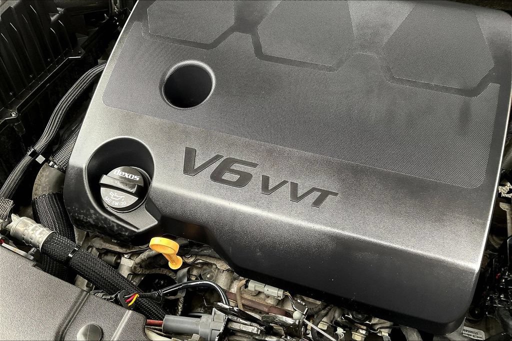 Used 2020 Chevrolet Traverse LS FWD image 30