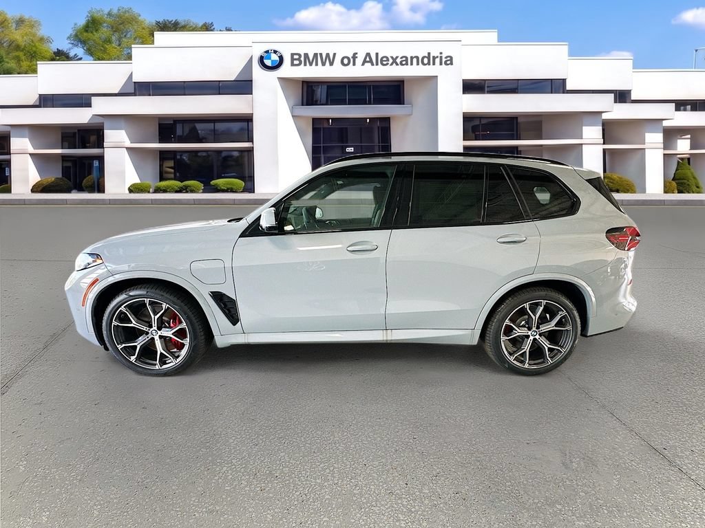 Used 2026 BMW X5 xDrive50e w/ M Sport Package AWD/4WD image 4