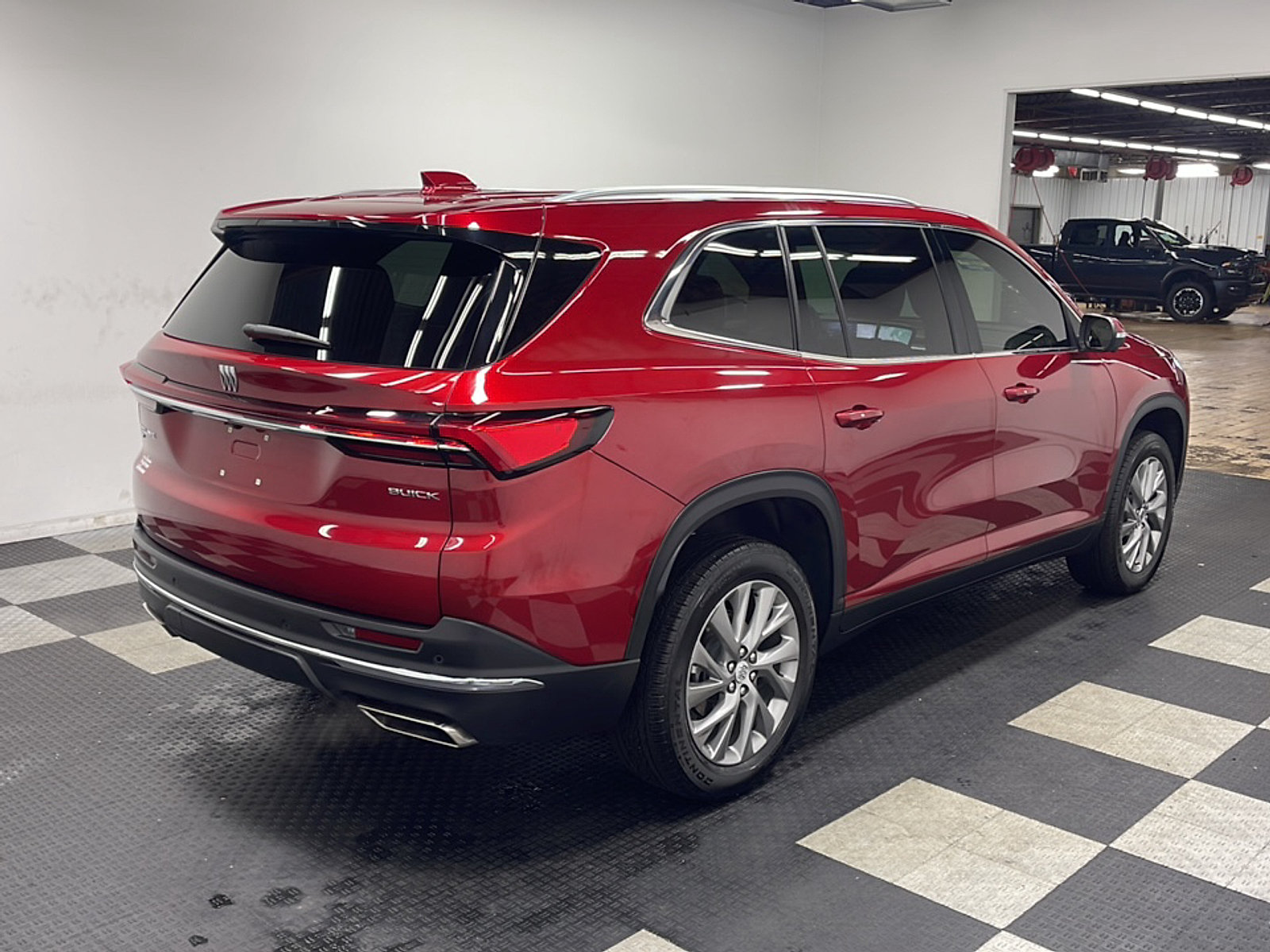 Used 2025 Buick Enclave Preferred w/ Power Package AWD/4WD image 19