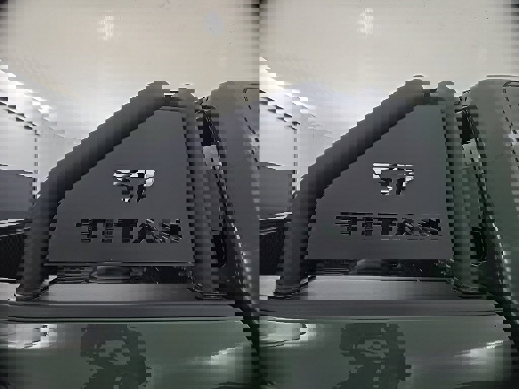 Used 2024 Nissan Titan SV w/ SV Bronze Edition Package image 40