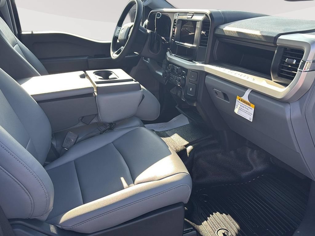 New 2027 Ford F250 XL w/ XL Chrome Package AWD/4WD image 16