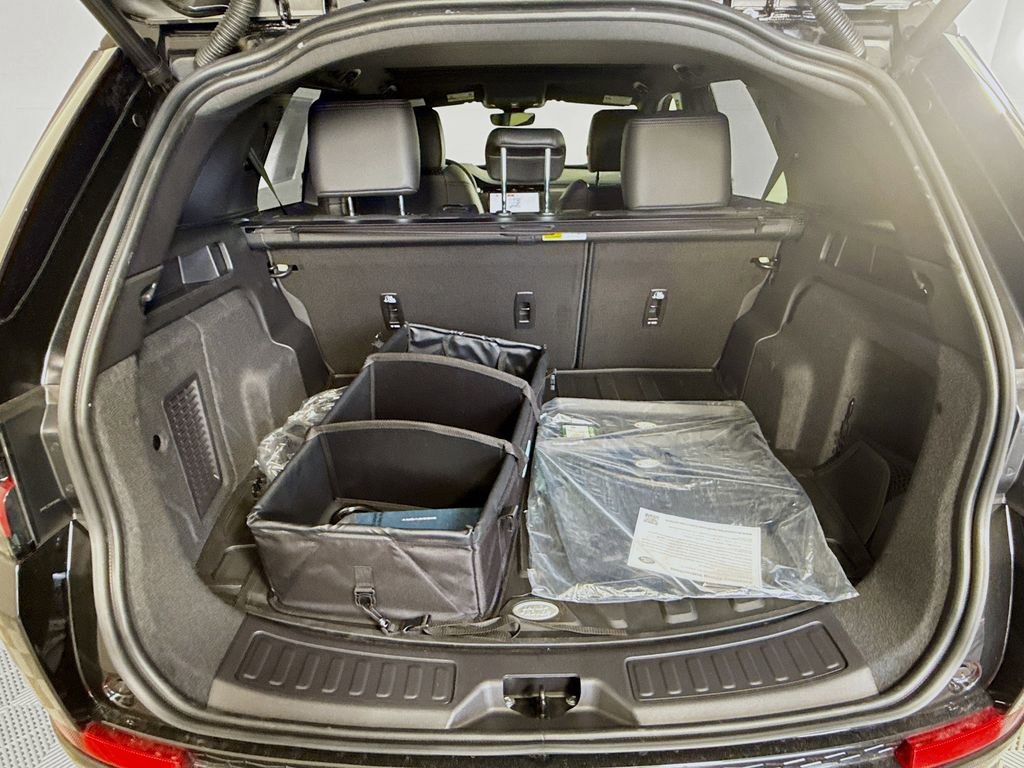 New 2026 Land Rover Discovery Sport Landmark image 27