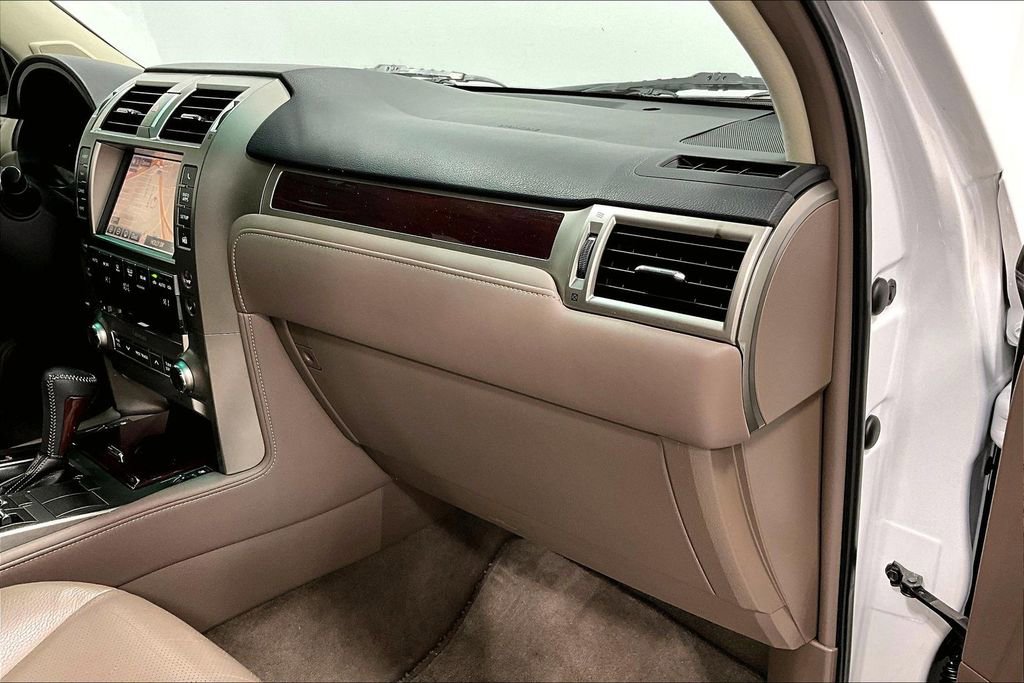 Used 2017 Lexus GX 460 image 19