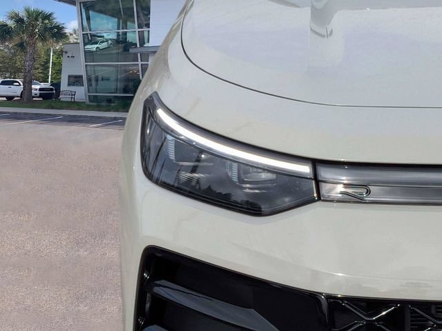 New 2026 Volkswagen Tiguan SE R-Line FWD image 10