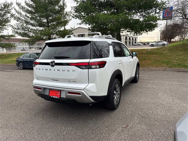 New 2025 Nissan Pathfinder SL image 4