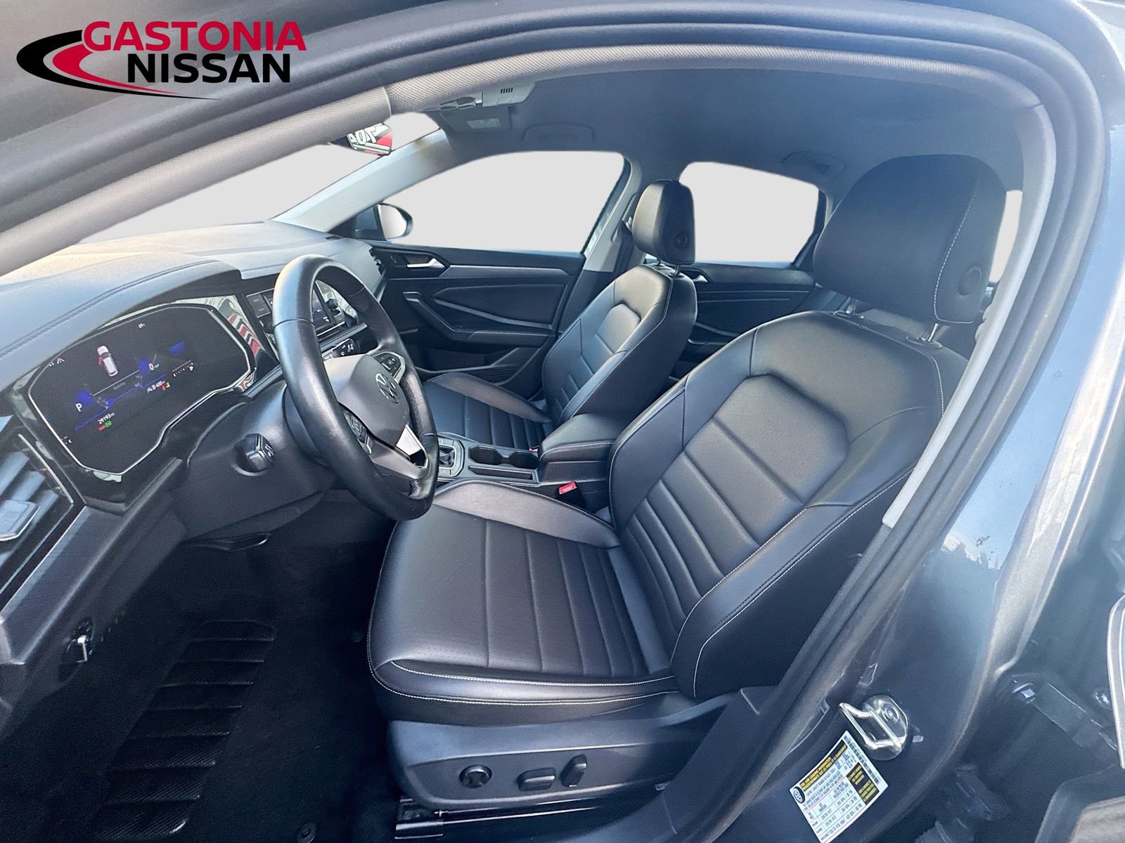 Used 2024 Volkswagen Jetta SE image 27