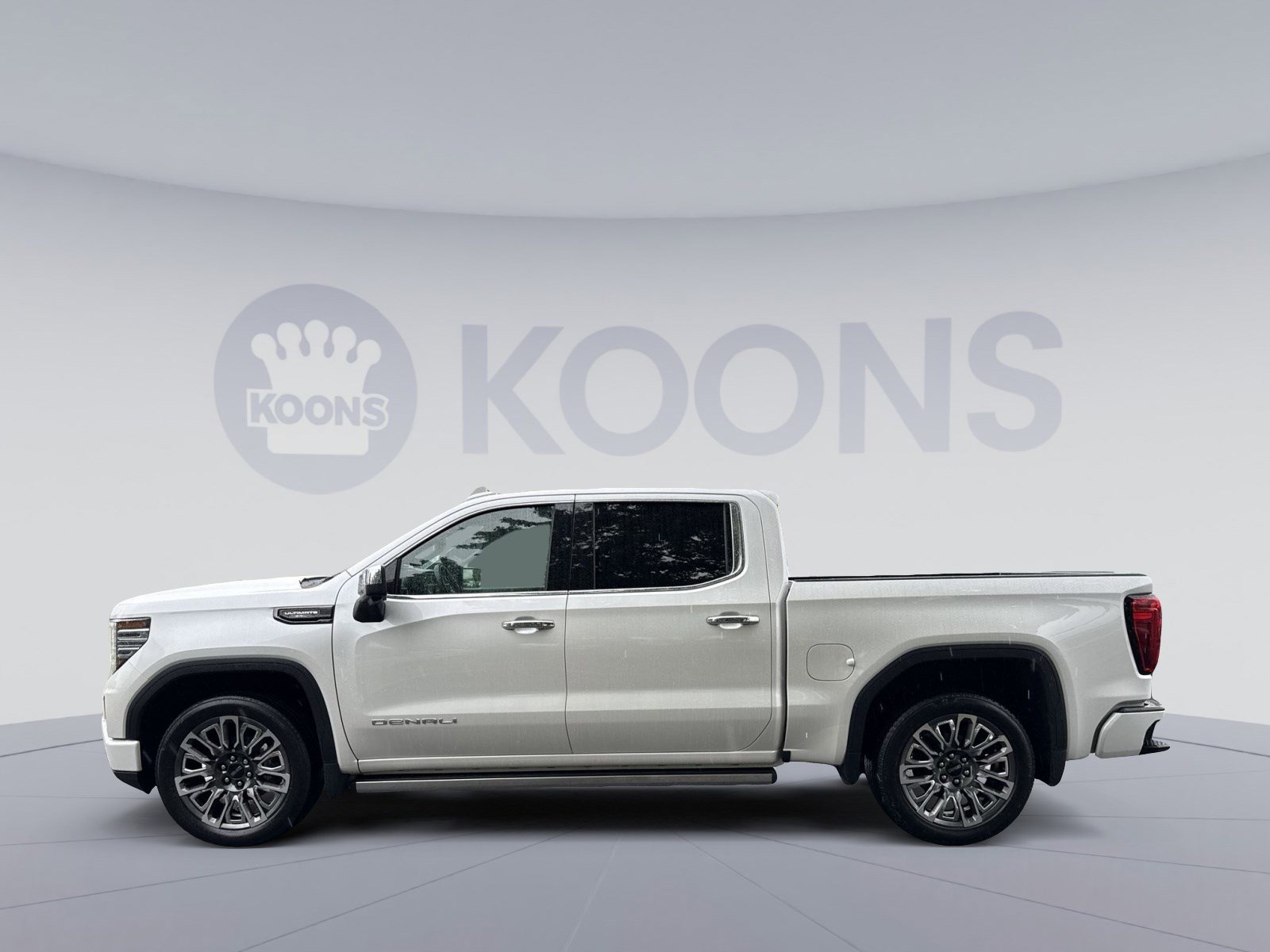 Used 2023 GMC Sierra 1500 Denali Ultimate AWD/4WD image 2