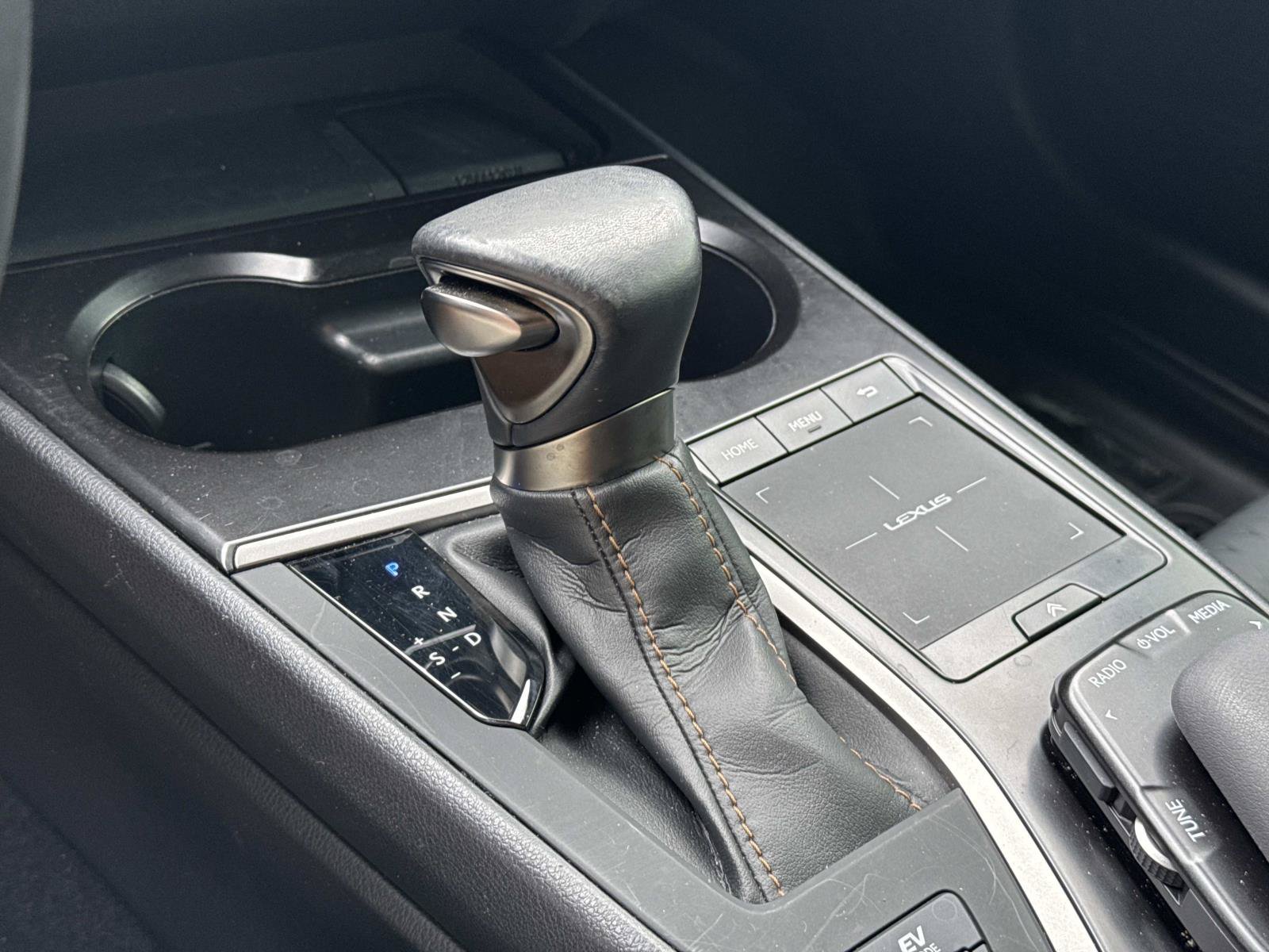 Used 2022 Lexus UX 250h w/ Accessory Package (Z2) AWD/4WD image 60
