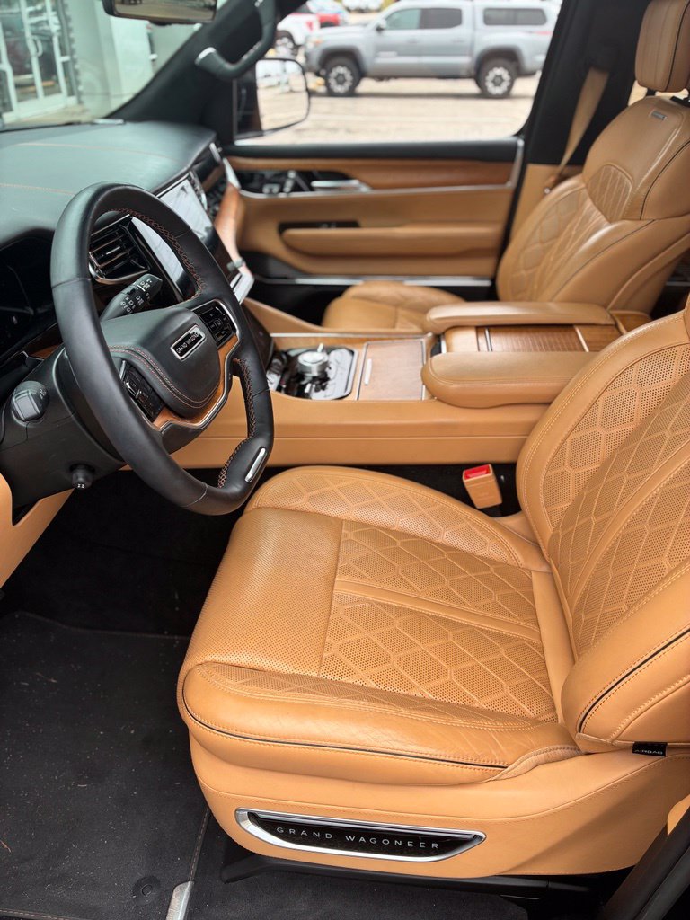 Used 2023 Jeep Grand Wagoneer Series III w/ Rear Seat Video Group 1 AWD/4WD image 6