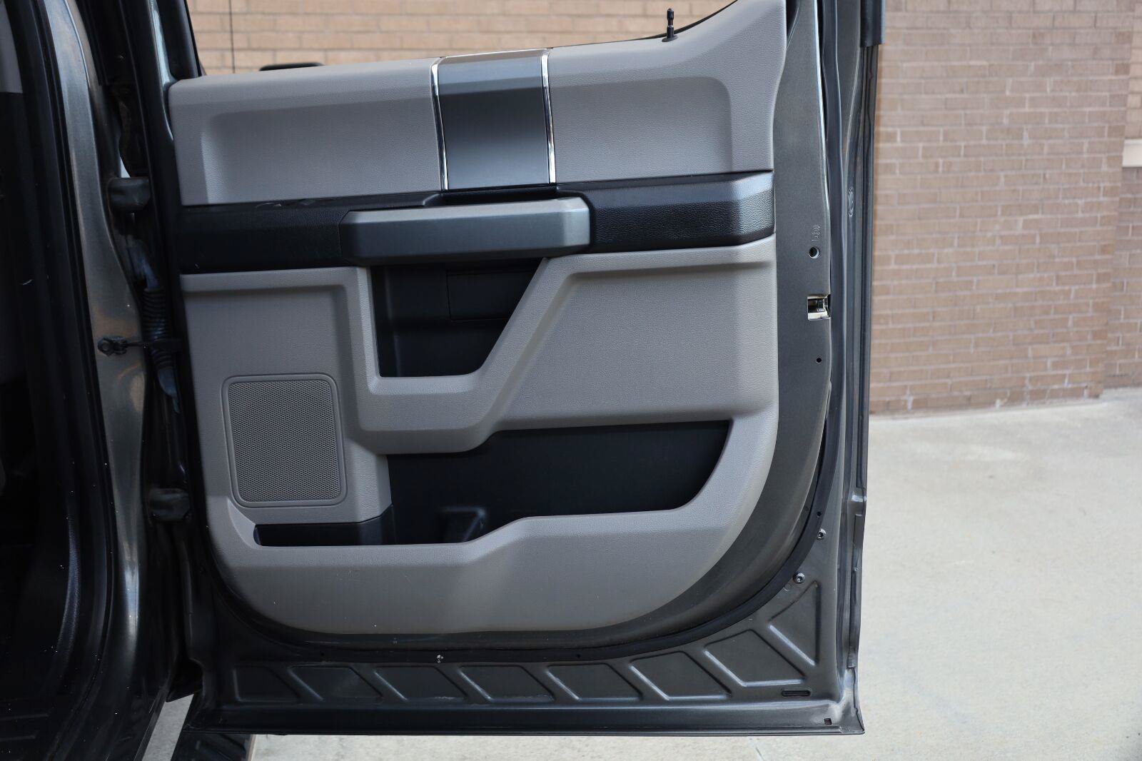 Used 2018 Ford F150 XLT w/ Equipment Group 302A Luxury AWD/4WD image 19