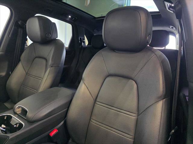 Used 2023 Porsche Cayenne AWD/4WD image 23
