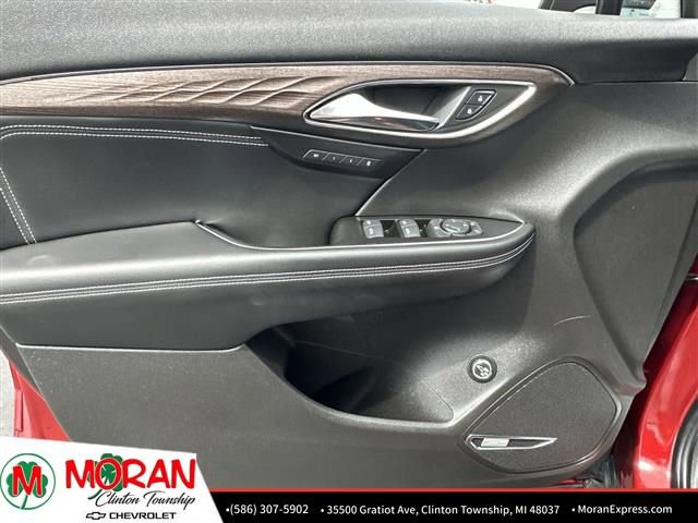 Used 2023 Buick Envision Avenir image 23