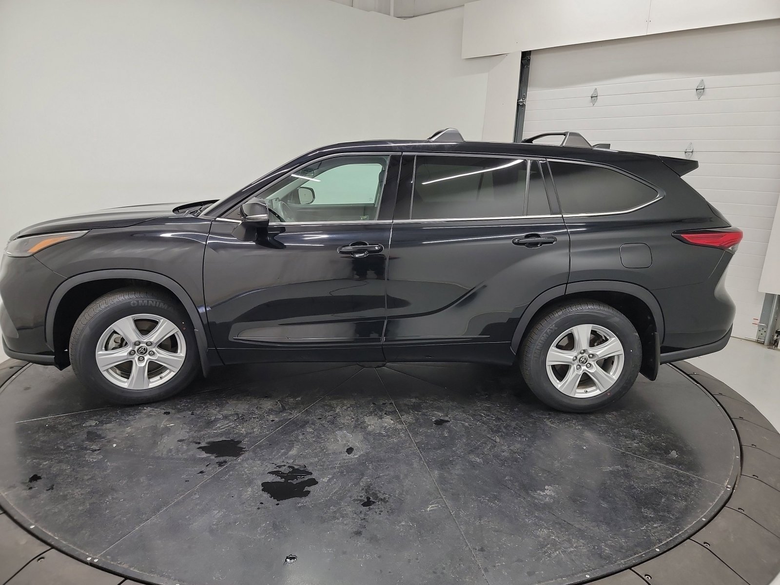 Used 2022 Toyota Highlander L image 4