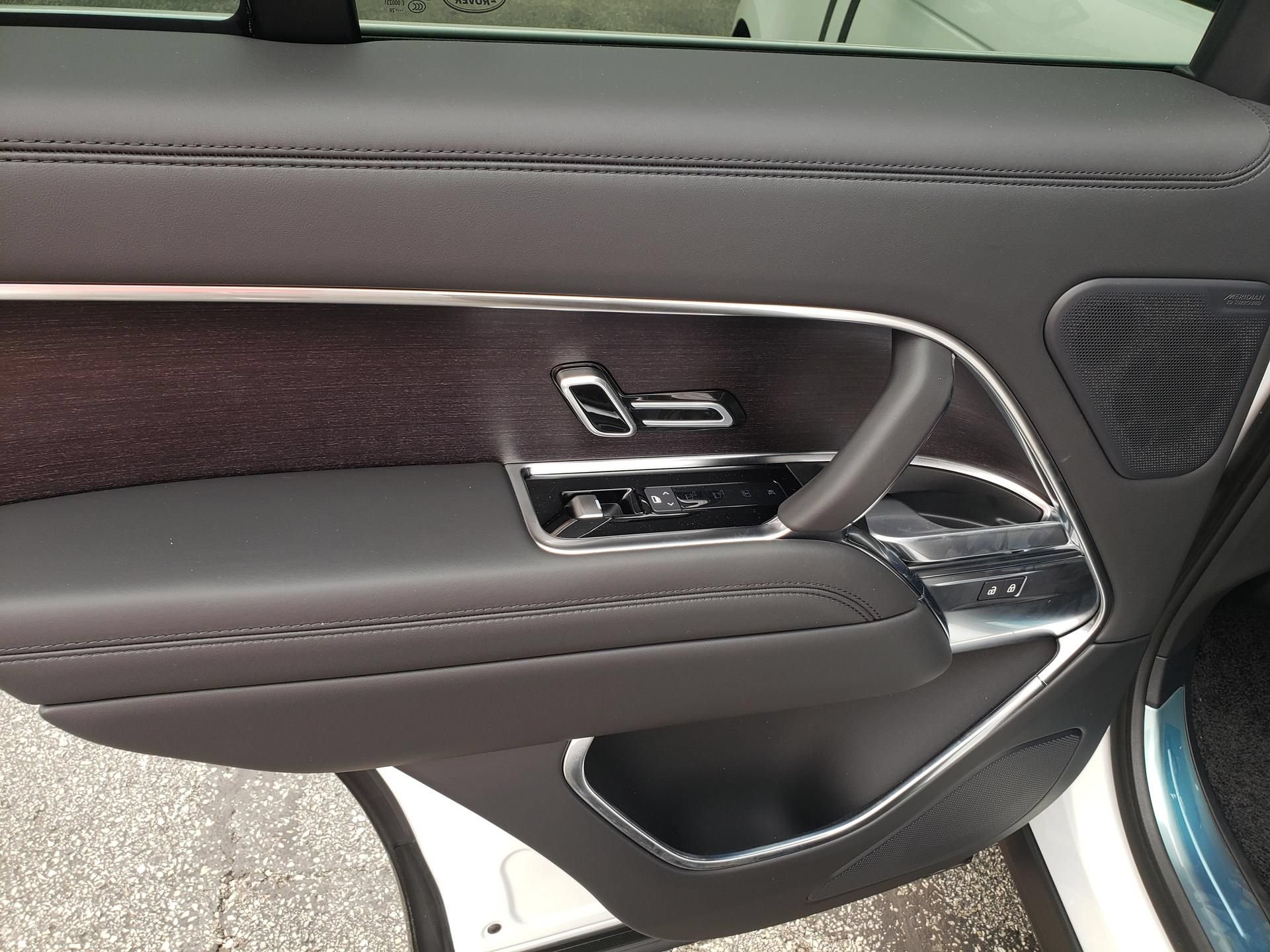 New 2026 Land Rover Range Rover SE AWD/4WD image 13