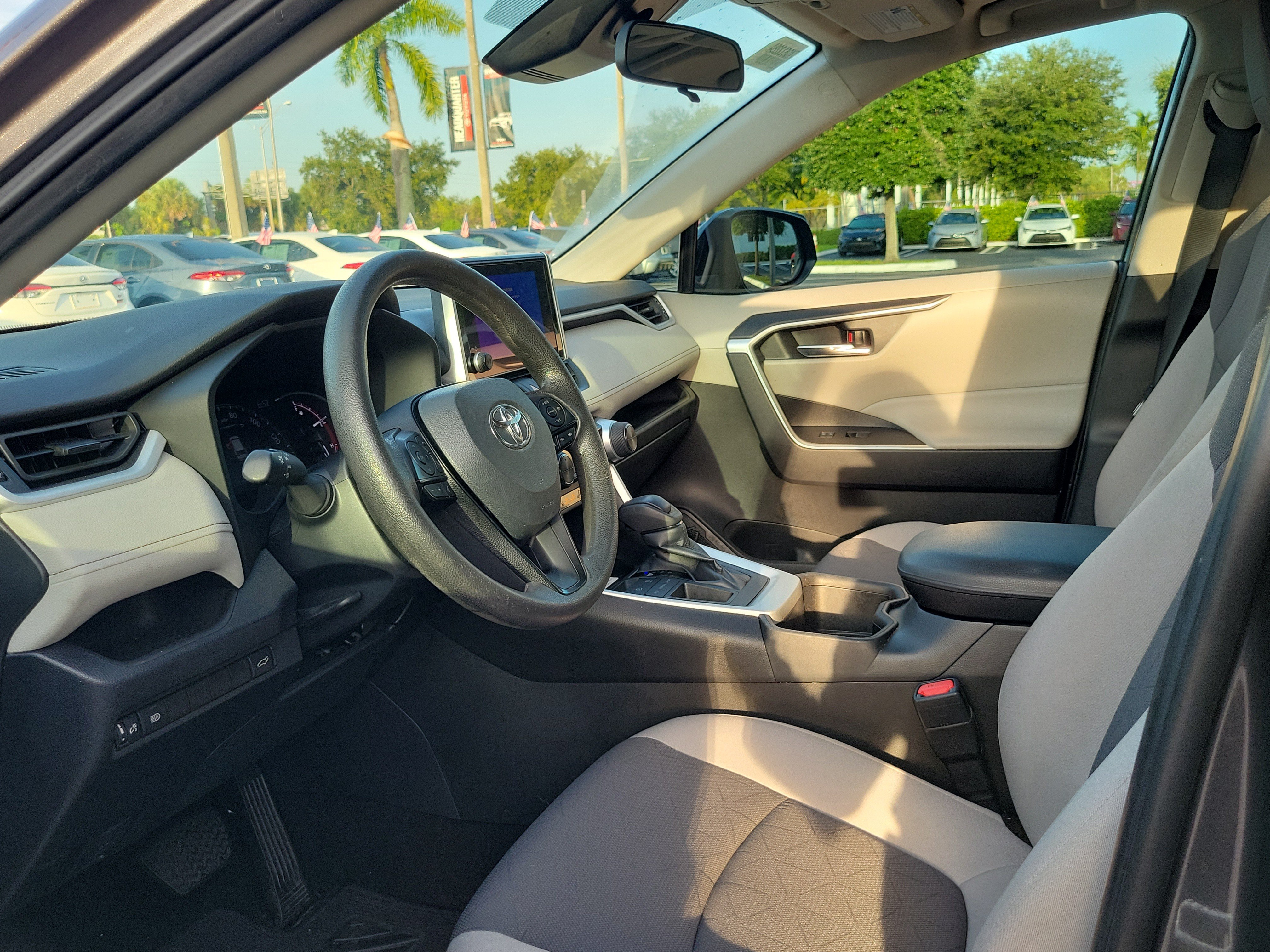 Used 2023 Toyota RAV4 XLE w/ Convenience Package FWD image 19