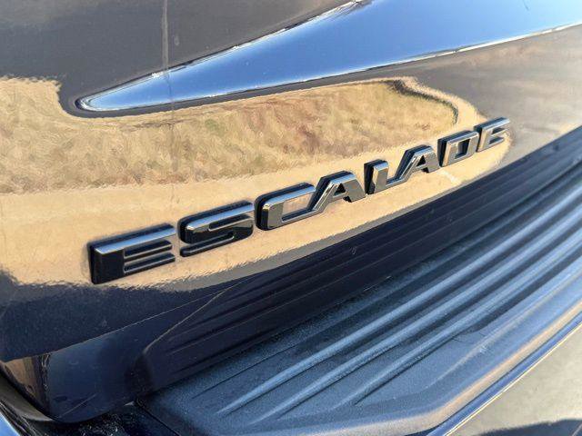 Used 2023 Cadillac Escalade ESV Sport w/ Touring Package AWD/4WD image 18
