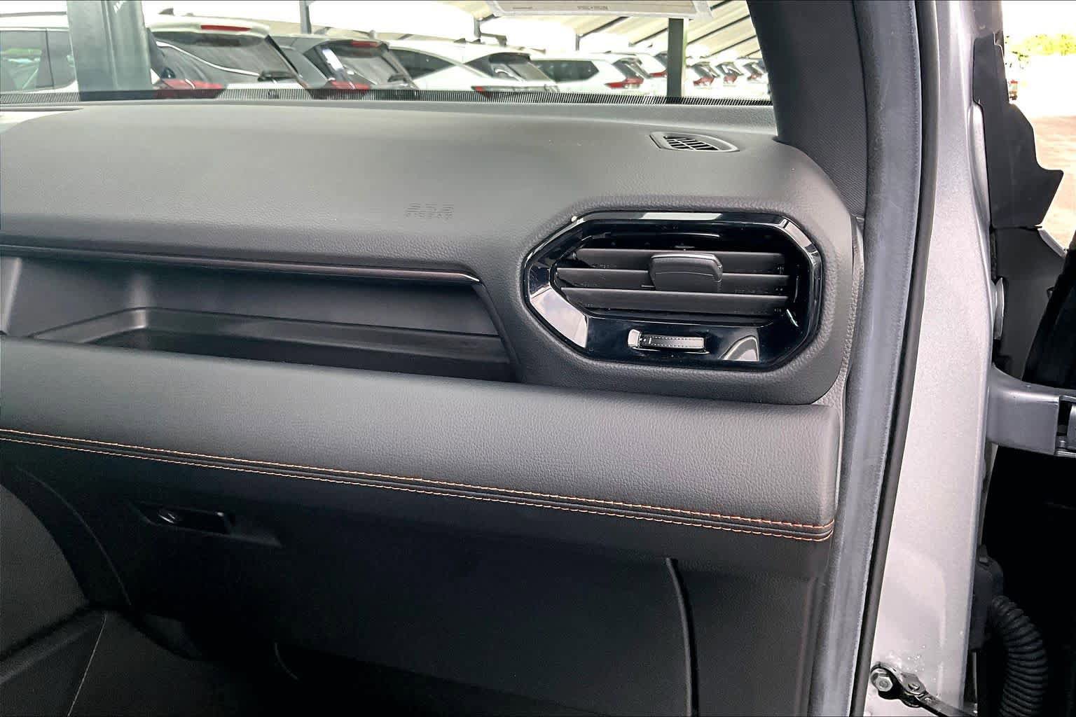 Used 2025 Honda Pilot TrailSport image 19